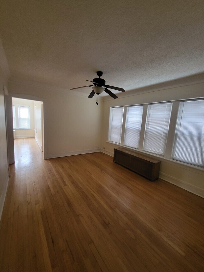 Formal dining room - 6406 S Francisco Ave