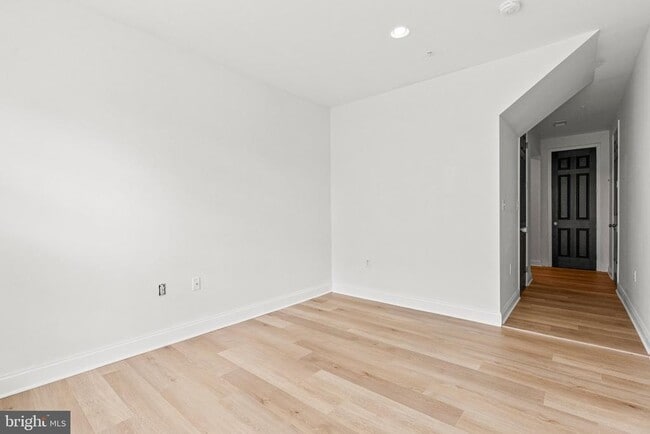 Building Photo - 521 Fawn Ln