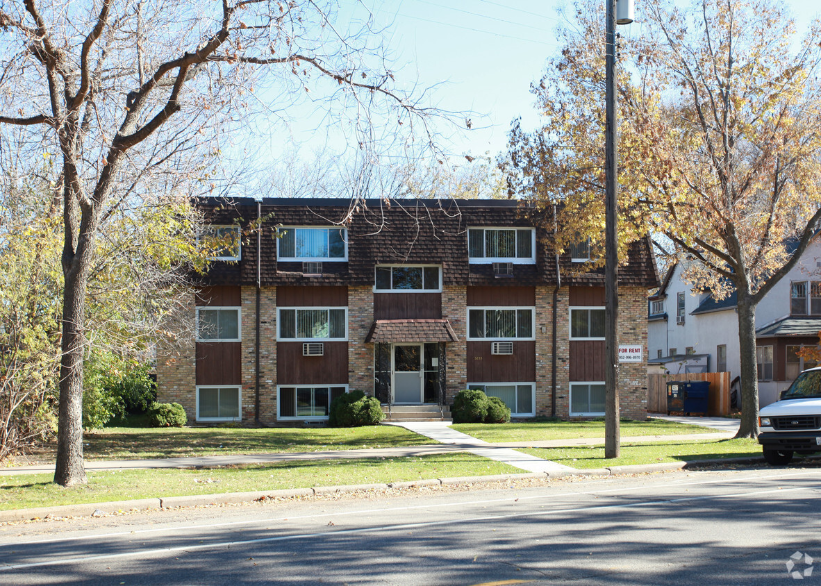 Building Photo - 3233 Minnehaha Ave