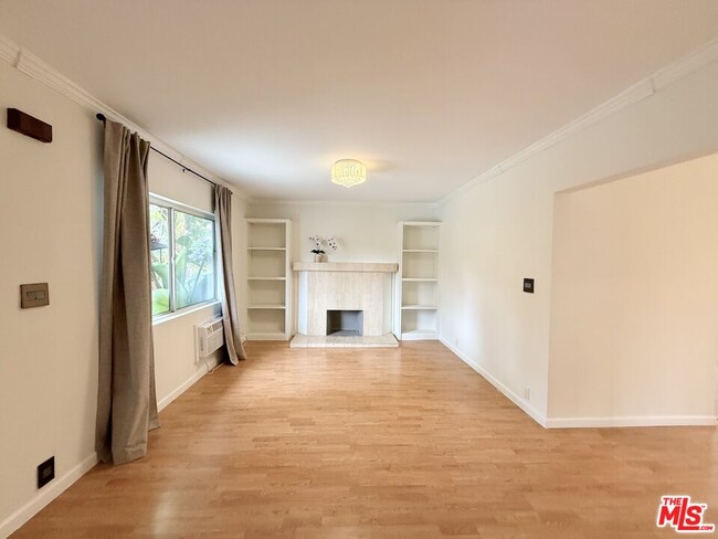 Building Photo - 628 Westbourne Dr
