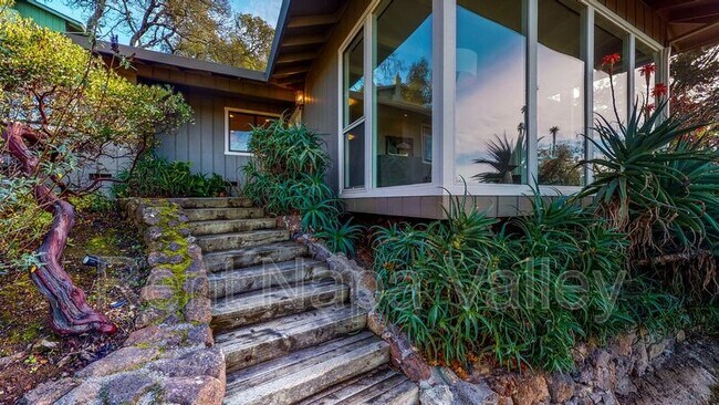 Building Photo - 61 Syar Dr