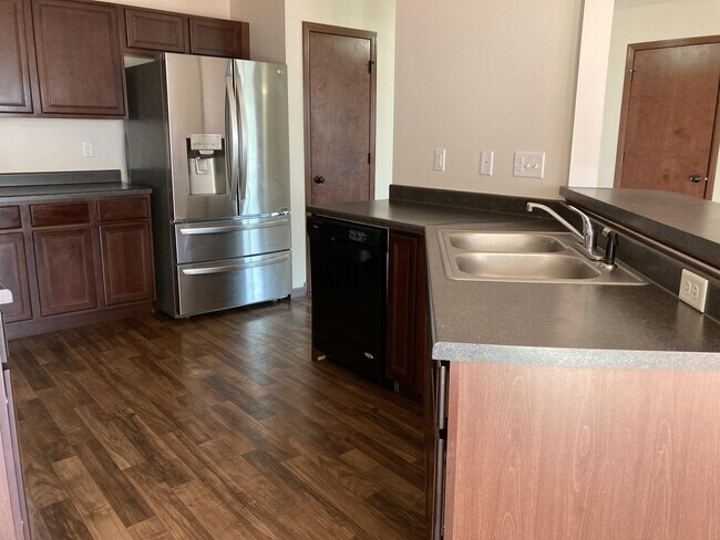 Building Photo - 1135 Honey Creek Way NE