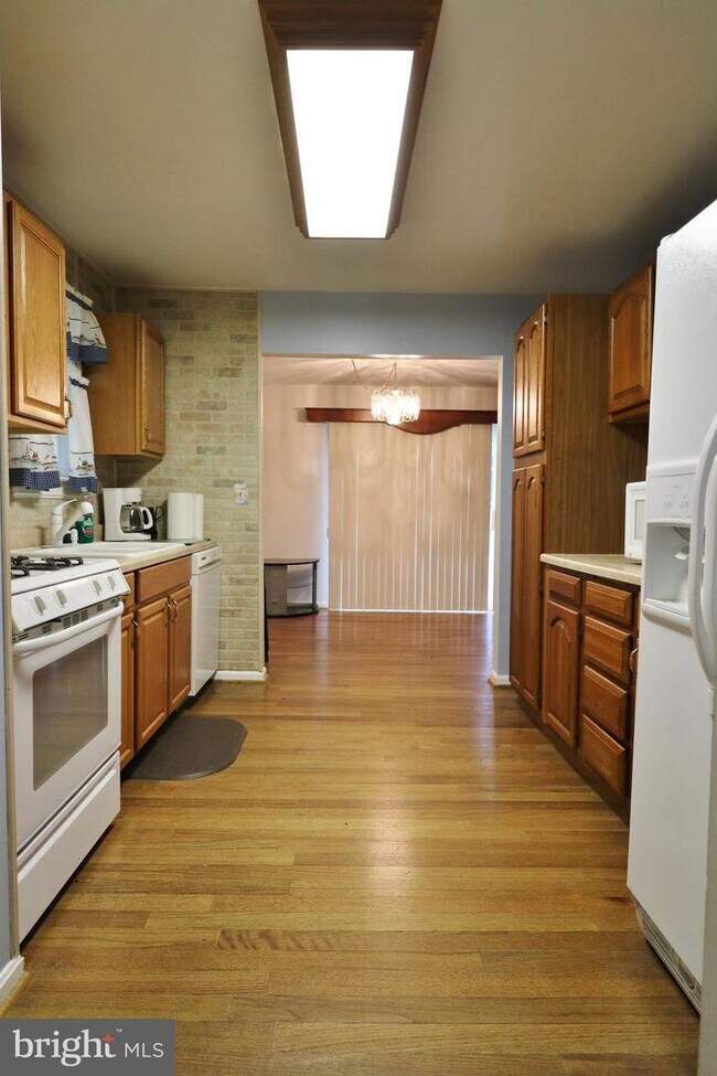 Foto del edificio - 6061 Dawn Dr