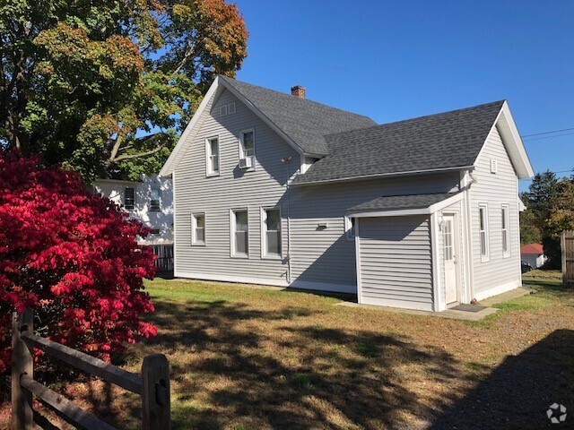 Residence from rear - 526 Jackson St