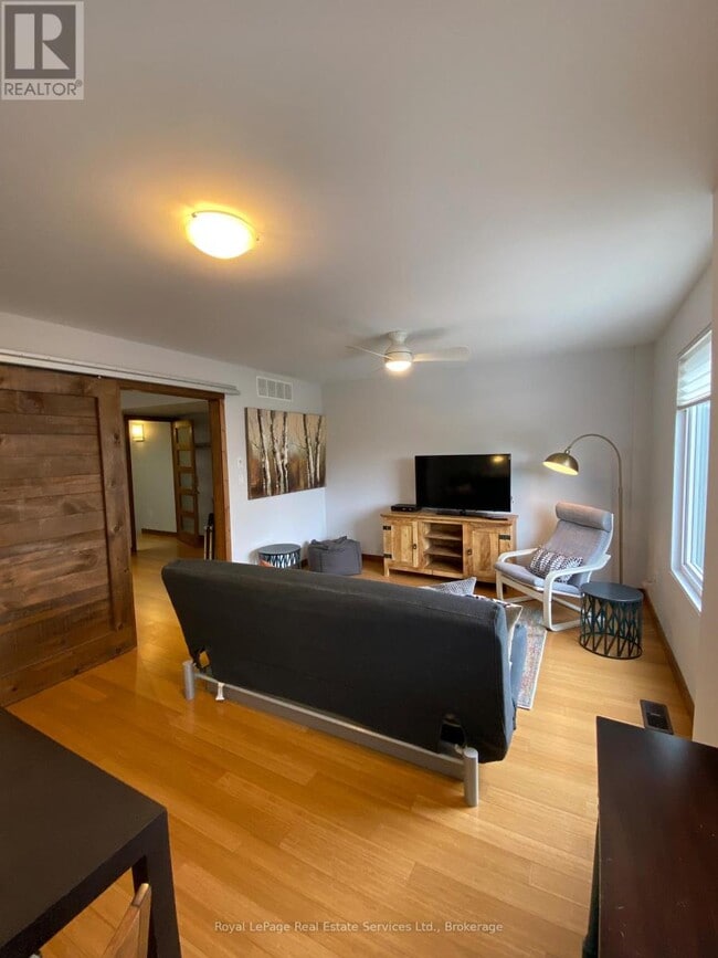 Photo du bâtiment - 447 Kerr St