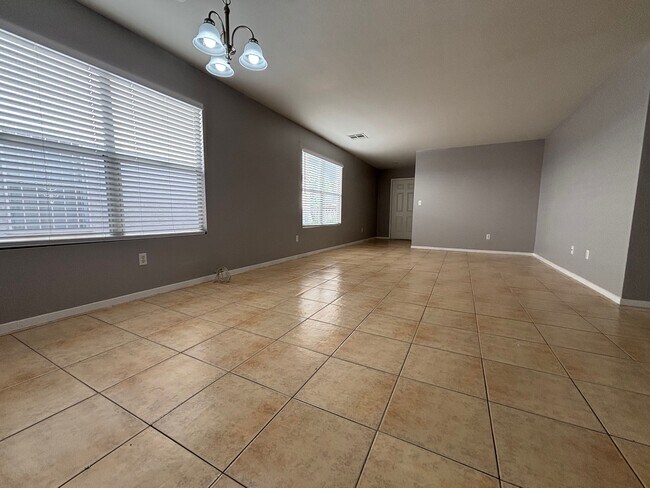 Foto del edificio - 5344 Dawes Ct