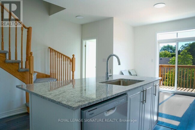 Building Photo - 75 Sidney Rose Cmn