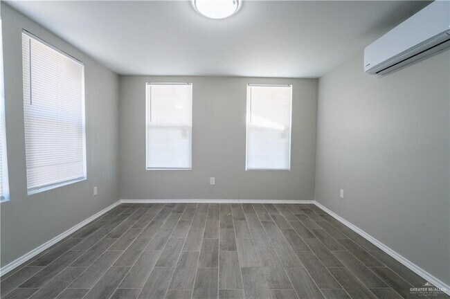 Foto del edificio - 301 N 3rd St