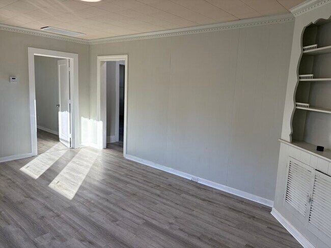 Foto del edificio - 225 Poplar St