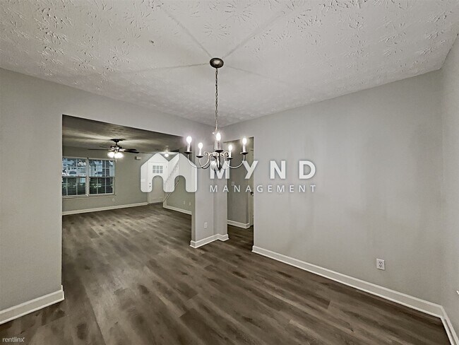 Building Photo - 4 br, 2.5 bath House - 136 Ducati Dr