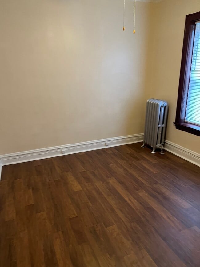 Building Photo - 1 W 85th St