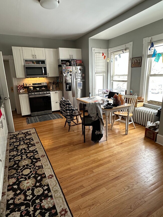 Building Photo - 8 Greylock Rd