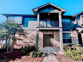 Building Photo - 3101 Davis Ln