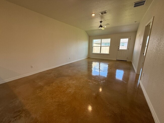 Building Photo - 1157 Lindsey Dr