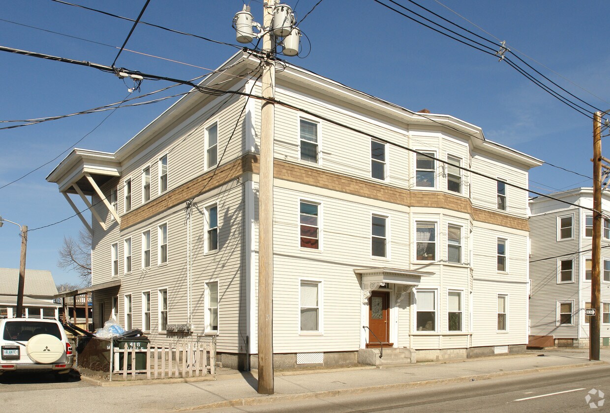 Primary Photo - 416 Maple St
