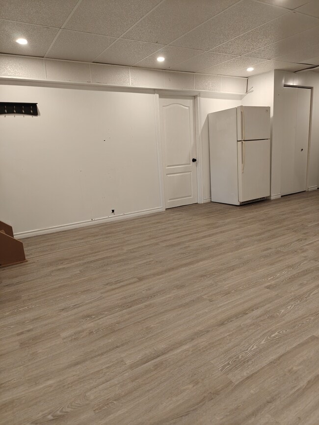 Photo du bâtiment - 1404 Wilson Rd N