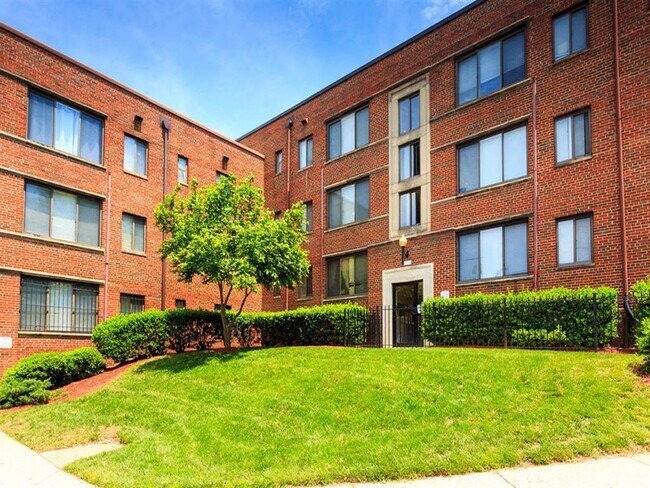 Foto del edificio - Friendship Courts Apartments