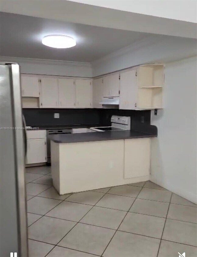 Foto principal - 1750 W 56th St