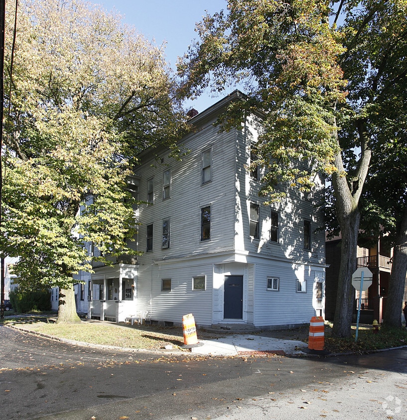 Primary Photo - 314 Nichols St