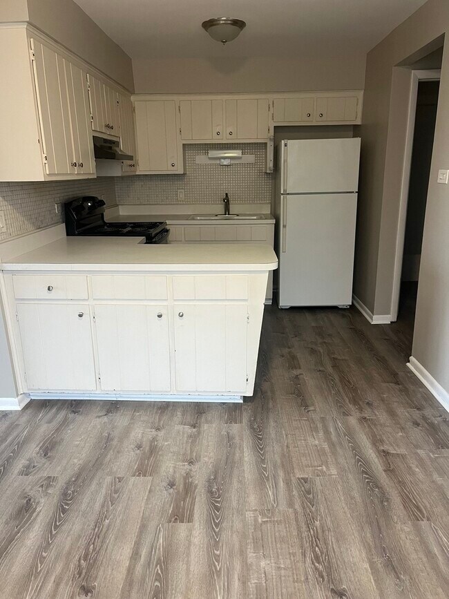 Foto del edificio - 6045 Marshall Ave