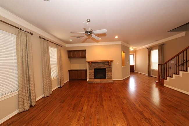 Building Photo - 10022 Holly Chase Dr