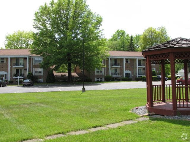 Building Photo - Liberty Heights