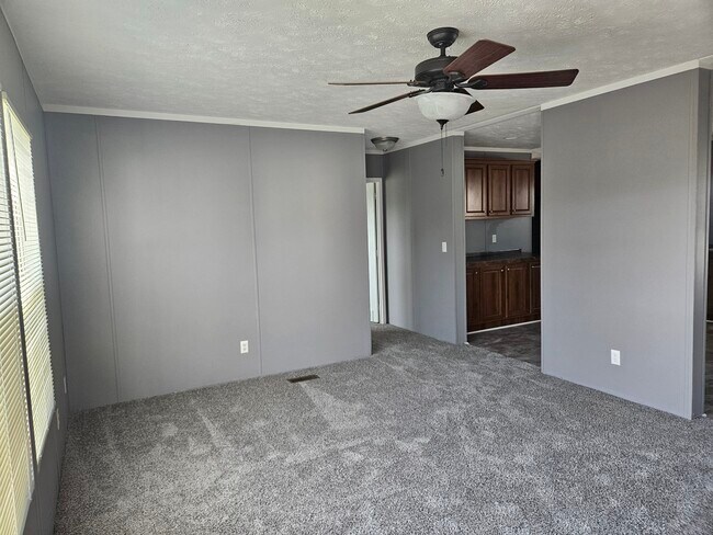Building Photo - 39 Lynnwood Cir