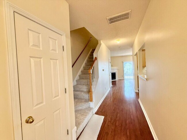 Foto del edificio - 8002 Neches Ln