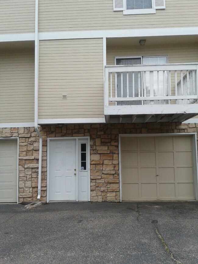 Building Photo - 4050 S Richfield Way