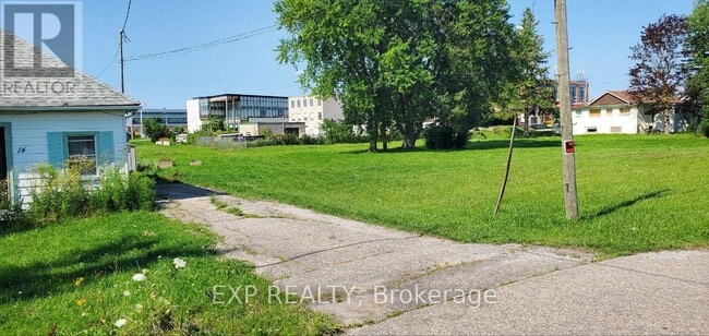 Photo du bâtiment - 14 Elm Grove Ave