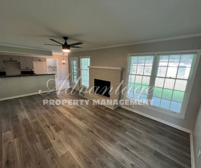 Building Photo - Newly Renovated Home in Hickory Hill
