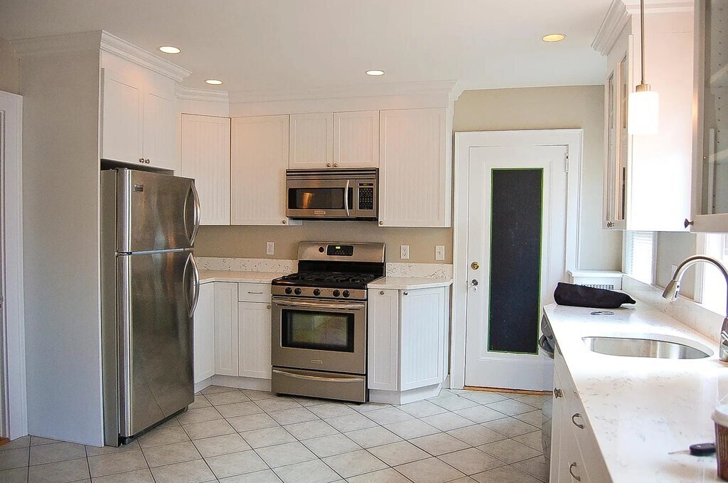 33 Gilbert Rd Unit 1, Belmont, MA 02478 Condo for Rent in Belmont, MA