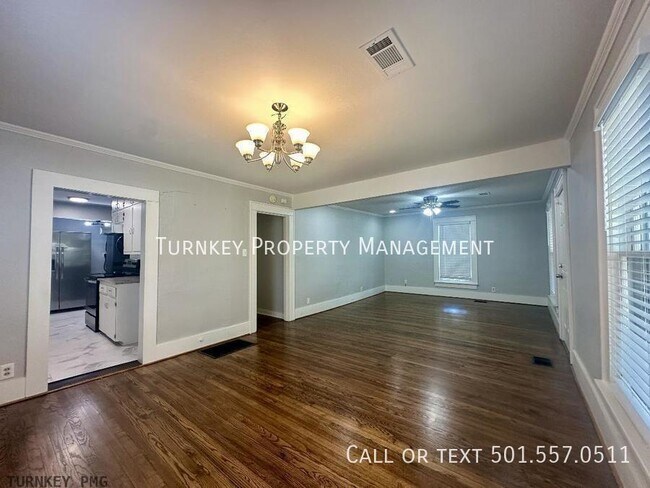 Foto del edificio - Desired 3 bed 2 bath in the Heights!