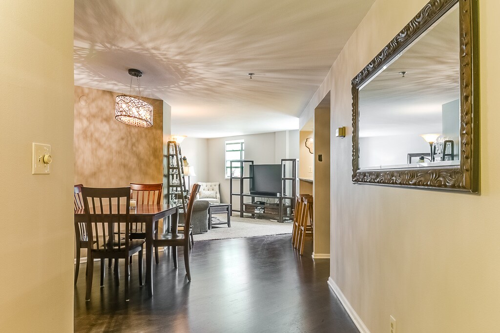 Primary Photo - 270 E Highland Ave