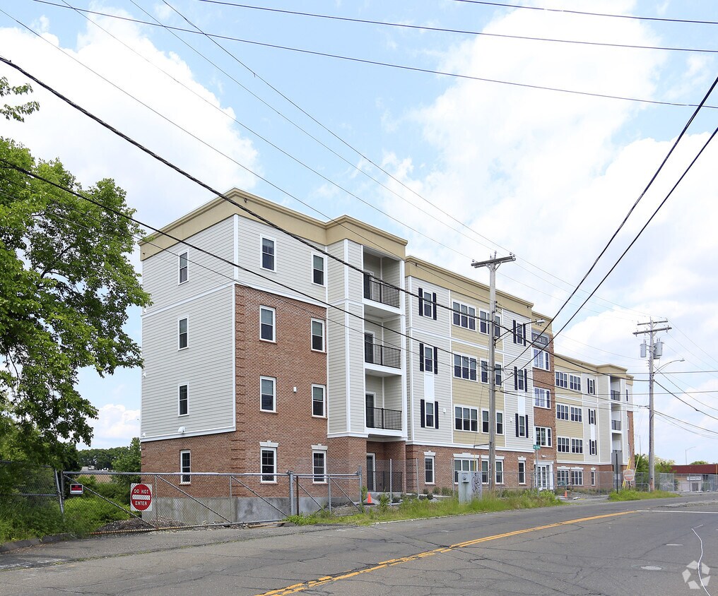 Lofts at 335 Apartments in Stratford, CT