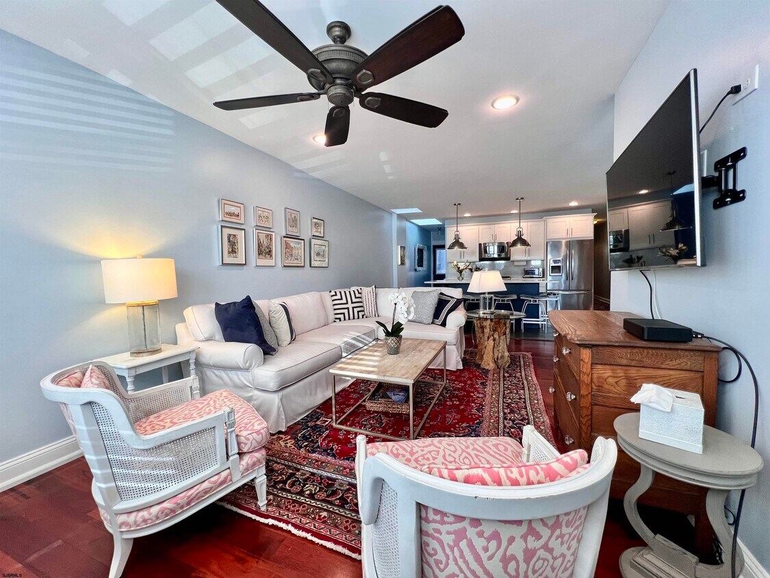Foto principal - 7903 Atlantic Ave