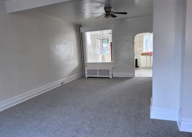 Foto del edificio - 128 S 2nd St