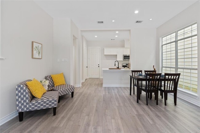 Foto del edificio - 9032 Creekstone Lake Dr