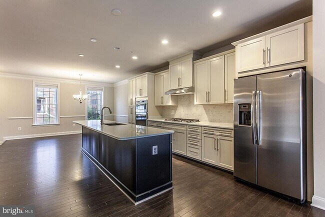 Foto del edificio - 7807 Crystal Brook Way