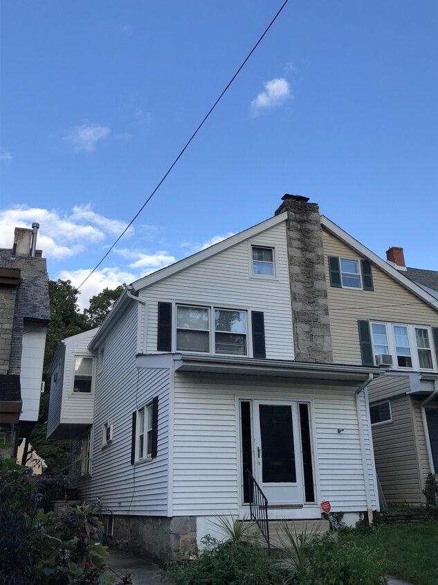 Primary Photo - 811 W 19th St