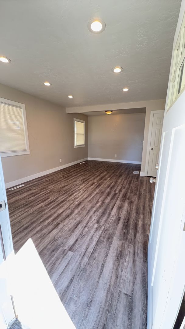 Foto del edificio - 4 Bed / 2.5 Bath Home in Kearns