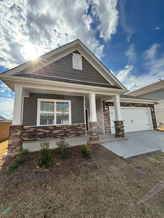 Building Photo - Beautiful 3/2 In Amenity Filled Neighborhood!