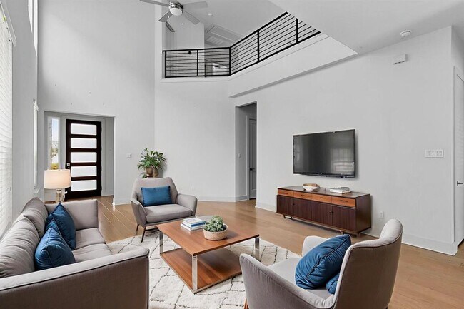 Foto del edificio - 1531 N Red Bud Ln