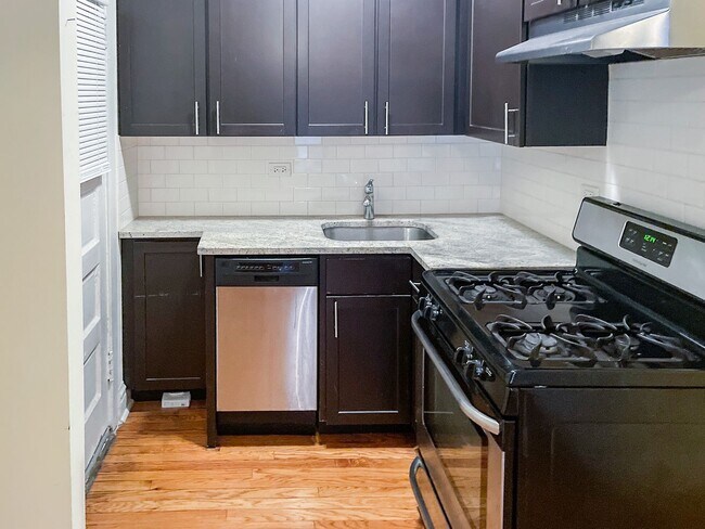 Foto del edificio - 538 W Cornelia Ave