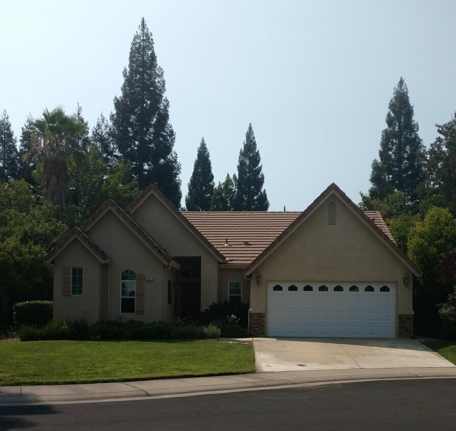 Front of House - 8441 Granite Cove Dr