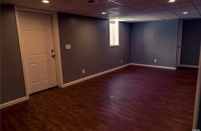Building Photo - 439 S Edwards Ave