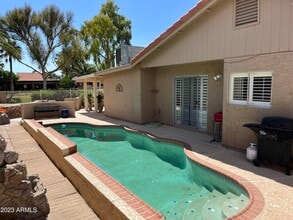 Building Photo - 26625 S Lakemont Dr