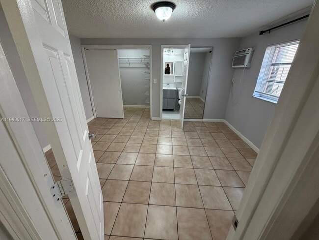 Building Photo - 260 NW 48th Ct