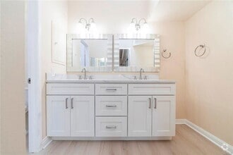 Building Photo - 4436 Sandburg Way