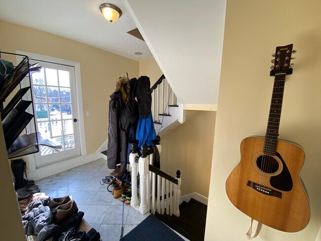 Foto del edificio - 381 Highland Ave